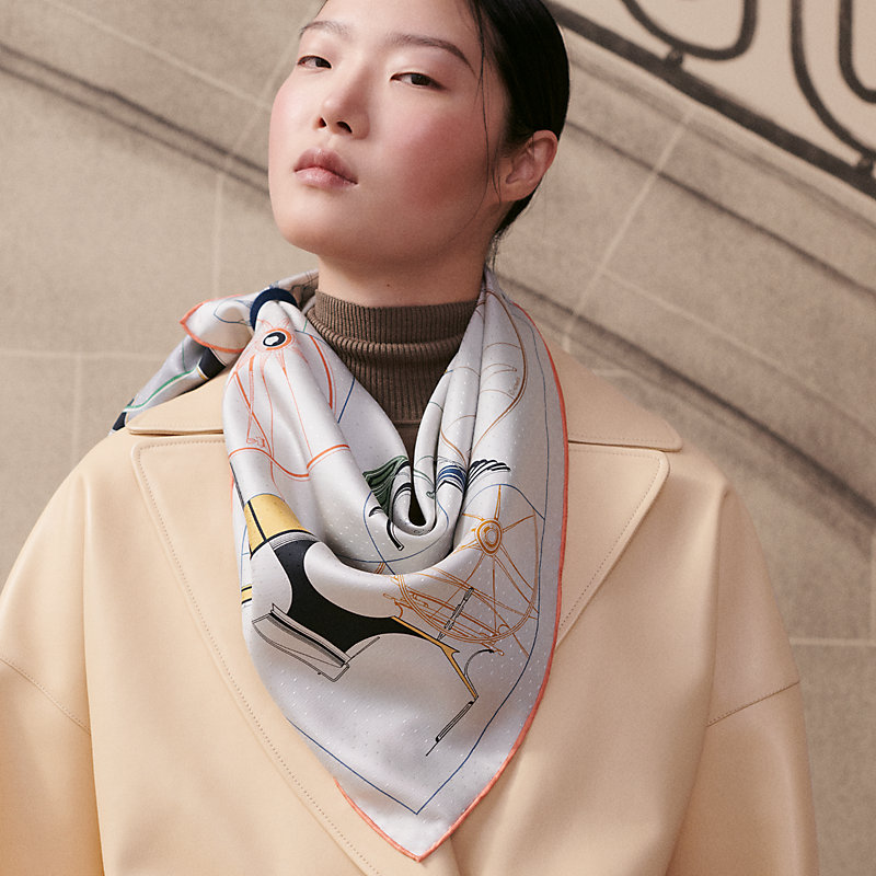 HERMES 新作 スカーフ カレ 70 OEillet Cuir A Toute Berline ! A Toute Berline ! leather eyelet scarf 70 | Hermès USA